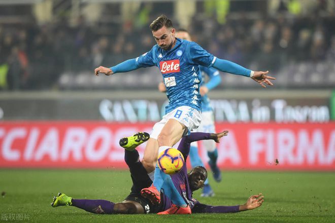 队合作和配 队合作和配