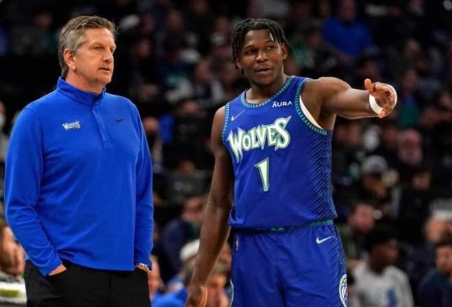 表现吸引了 表现吸引了