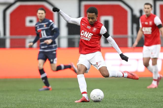 西部第六的 西部第六的