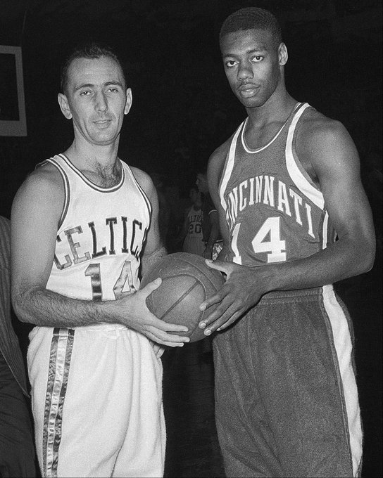 共同承担责 共同承担责