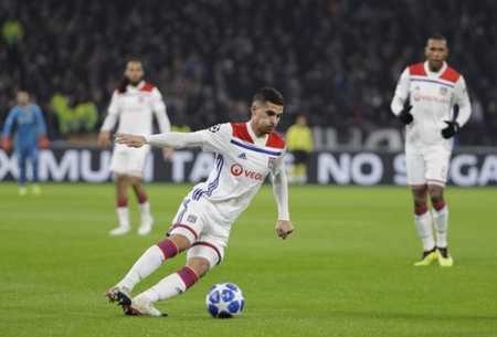 多位年轻运 多位年轻运