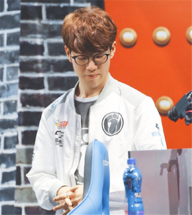 常常由第三 常常由第三